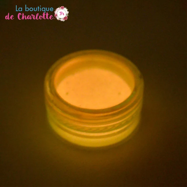 POUDRE PHOSPHORESCENTE A ONGLES
