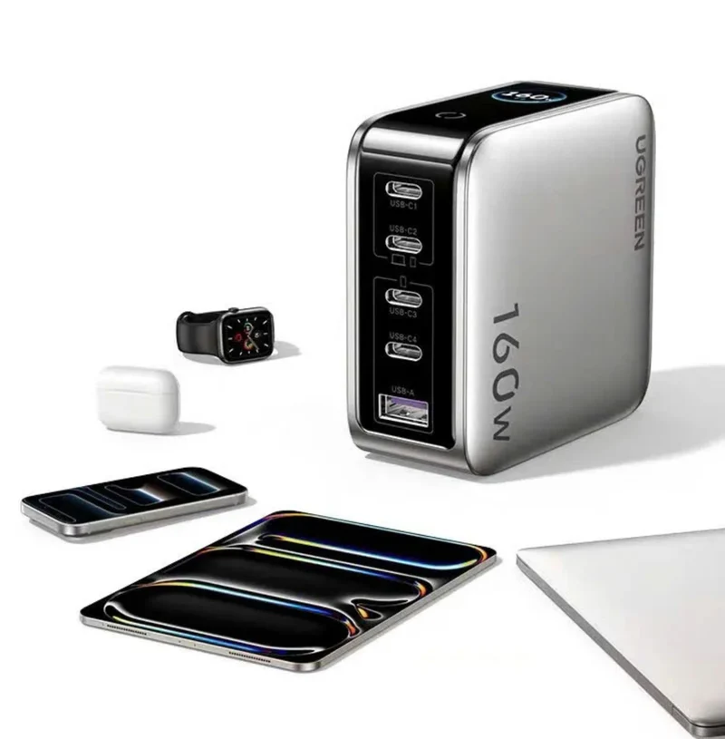 UGREEN 160W Fast Charging Display GaN Five-Port Charger