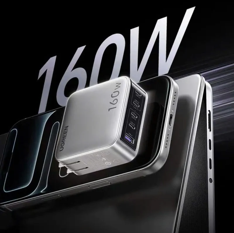 UGREEN 160W Fast Charging Display GaN Five-Port Charger