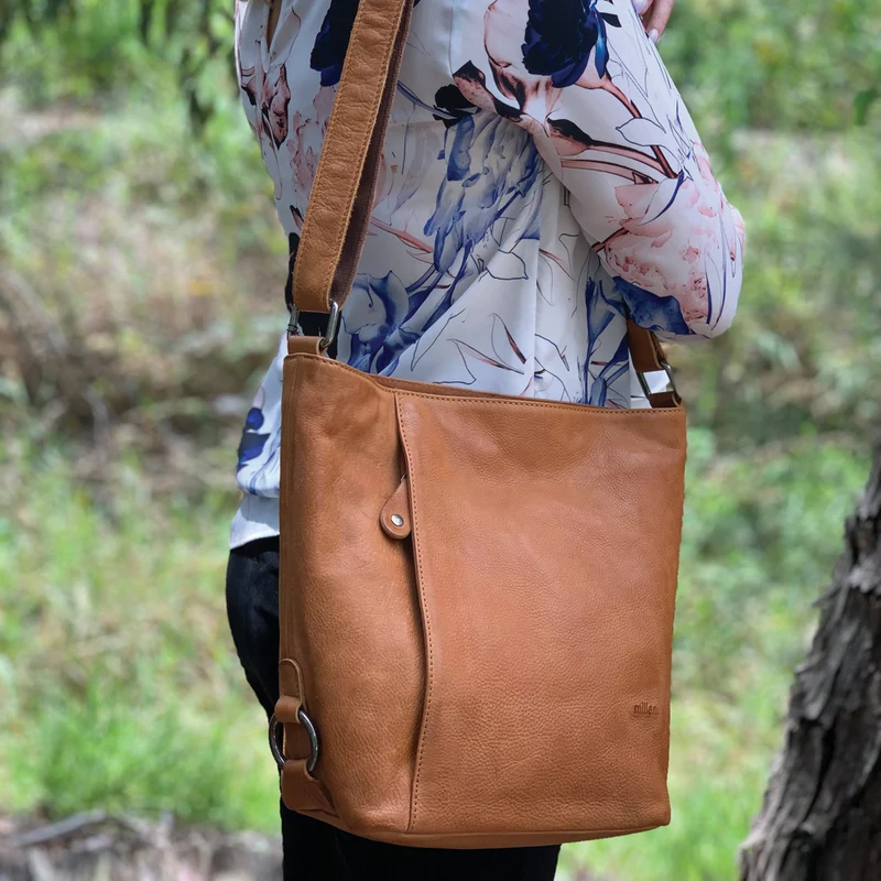Milleni Women's Nappa Leather Shoulder Crossbody Bag w/Zip 27x30cm Cognac