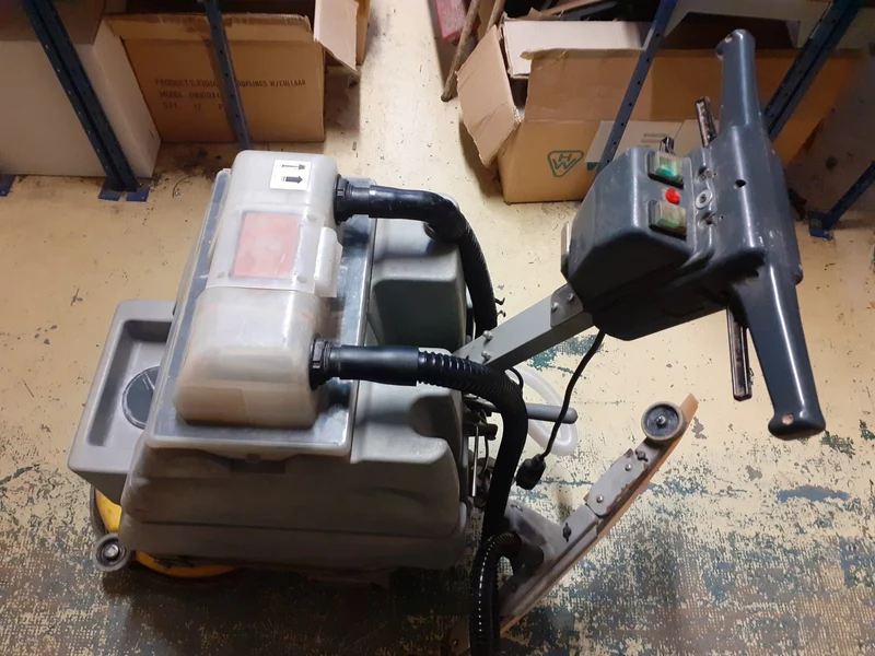 Autolaveuse à câble Numatic TT345T pour la location (30l)