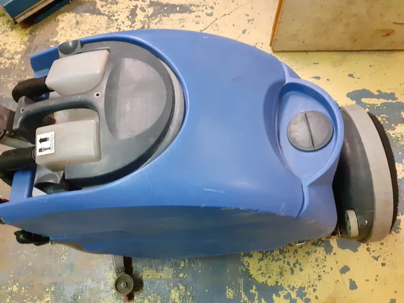 Autolaveuse rénovée Numatic semi-tractée à batterie TTB 3450 (30L)
