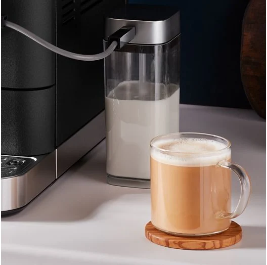 KitchenAid | Contenant à lait de 26,7 oz avec tuyau et couvercle pour machines à espresso KF6, KF7, KF8