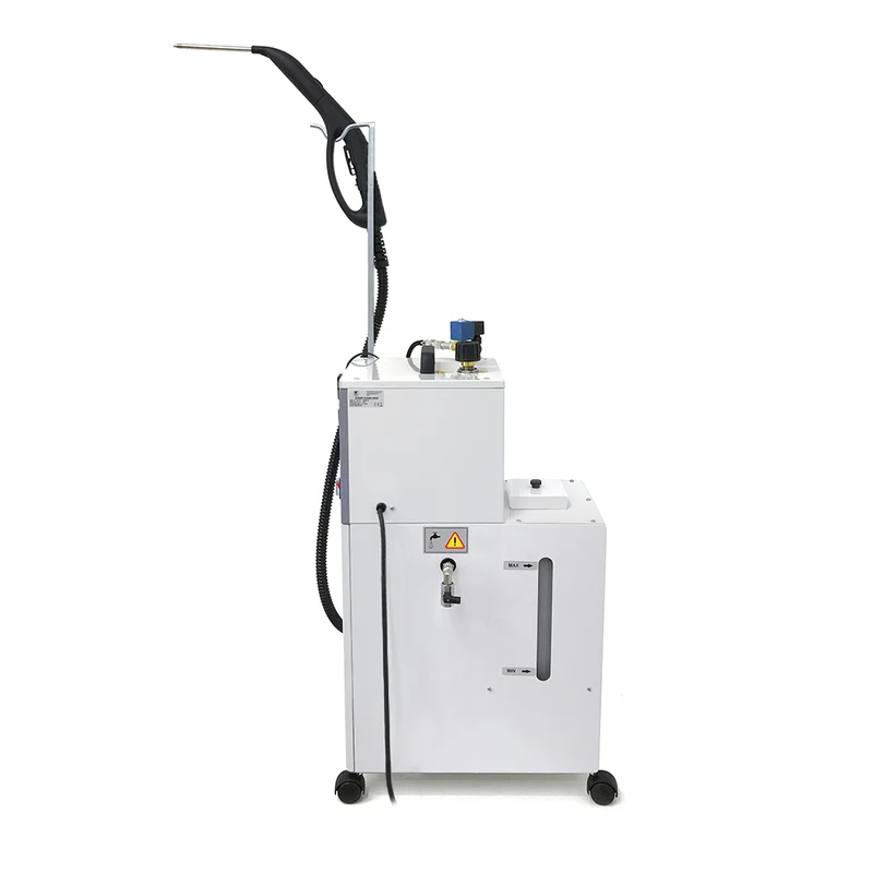 EOLO Generatore di Vapore AV05B CLEAN INOX Professionale Lavasuperfici Disinfesta Lavavetri Pavimenti Potente Kit Accessori Pulizia Igienizzazione Set Divani Tessuti Pulitore Anticalcare Made in Italy Garanzia 5 Anni Efficienza A++