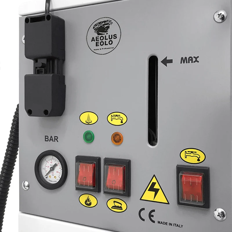 EOLO Pulitore GVK5P TOPRA Vapore Multiuso Professionale Pulizia Igienizzazione Sanificazione Pavimenti Tappezzeria Sistema di Pulizia Vaporetto Disinfettare Materassi Kit Pulizia Interni Auto Anticalcare Made in Italy Garanzia 5 Anni Efficienza A++