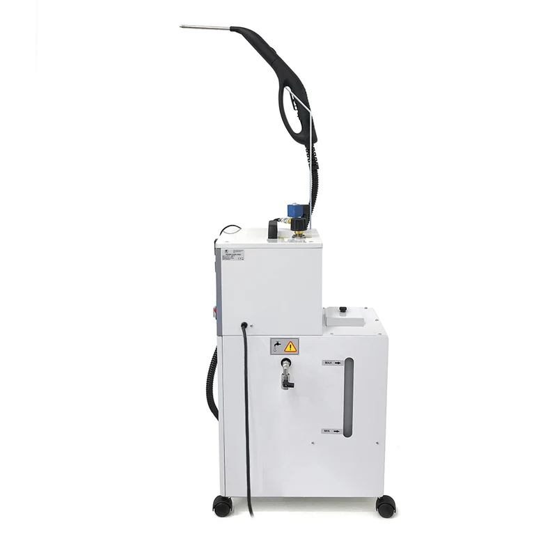 EOLO Pulitore GVK5P TOPRA Vapore Multiuso Professionale Pulizia Igienizzazione Sanificazione Pavimenti Tappezzeria Sistema di Pulizia Vaporetto Disinfettare Materassi Kit Pulizia Interni Auto Anticalcare Made in Italy Garanzia 5 Anni Efficienza A++