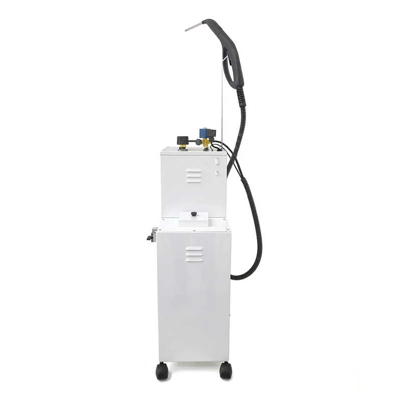 EOLO Pulitore GVK5P TOPRA Vapore Multiuso Professionale Pulizia Igienizzazione Sanificazione Pavimenti Tappezzeria Sistema di Pulizia Vaporetto Disinfettare Materassi Kit Pulizia Interni Auto Anticalcare Made in Italy Garanzia 5 Anni Efficienza A++
