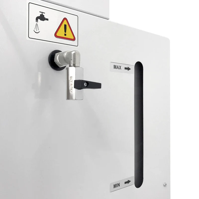 EOLO Pulitore GVK5P TOPRA Vapore Multiuso Professionale Pulizia Igienizzazione Sanificazione Pavimenti Tappezzeria Sistema di Pulizia Vaporetto Disinfettare Materassi Kit Pulizia Interni Auto Anticalcare Made in Italy Garanzia 5 Anni Efficienza A++