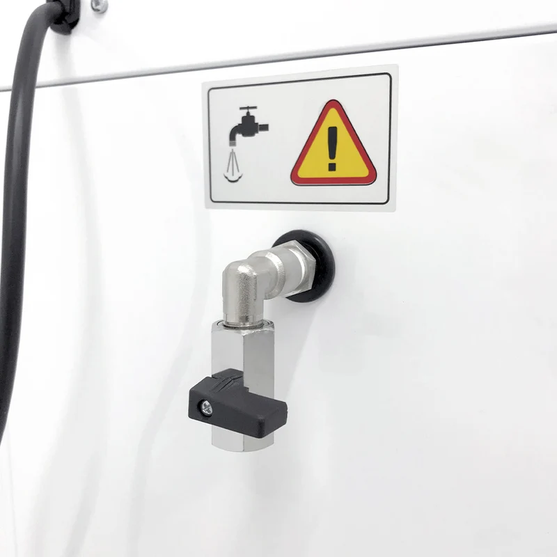 EOLO Pulitore GVK5P TOPRA Vapore Multiuso Professionale Pulizia Igienizzazione Sanificazione Pavimenti Tappezzeria Sistema di Pulizia Vaporetto Disinfettare Materassi Kit Pulizia Interni Auto Anticalcare Made in Italy Garanzia 5 Anni Efficienza A++