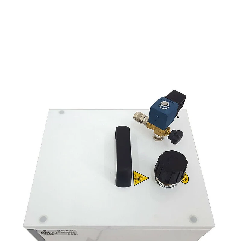 EOLO Pulitore GVK5P TOP Vapore Multiuso Professionale Pulizia Igienizzazione Sanificazione Pavimenti Tappezzeria Sistema di Pulizia Vaporetto Disinfettare Materassi Kit Pulizia Interni Auto Anticalcare Made in Italy Garanzia 5 Anni Efficienza A++