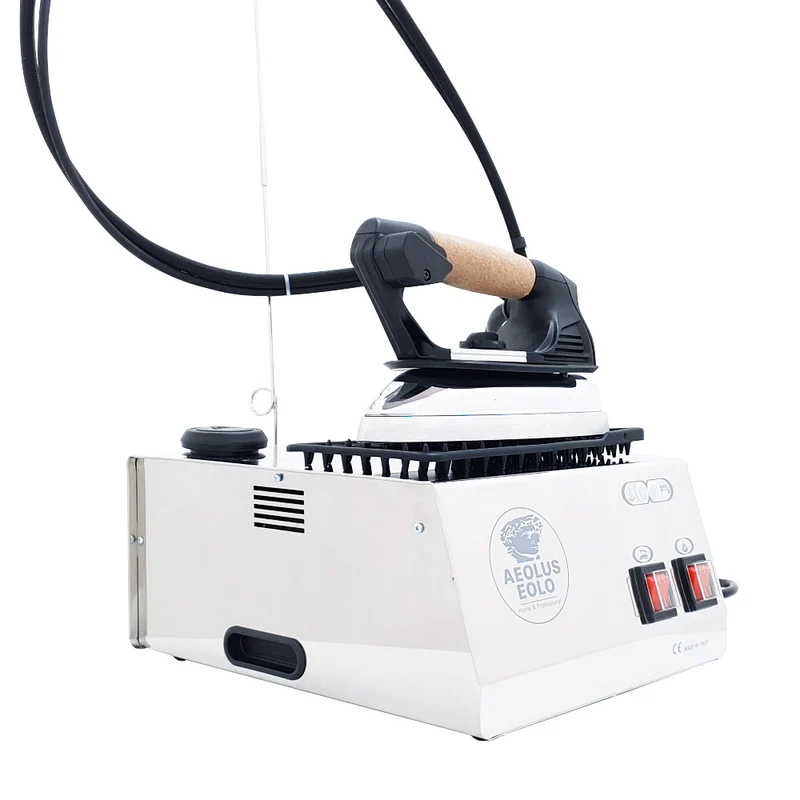 Sistema stirante professionale GVK16 RA con Caldaia in Acciaio inox AISI 304 Ricarica automatica e Resistenza esterna anticalcare Classe energetica A++ Made in Italy Garanzia 5 anni