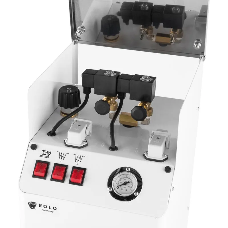 Sistema stirante Professionale AV01 FP RA con Caldaia in rame a Risparmio energetico Resistenza esterna anticalcare e Ricarica automatica Classe energetica A++ Made in Italy Garanzia 5 anni