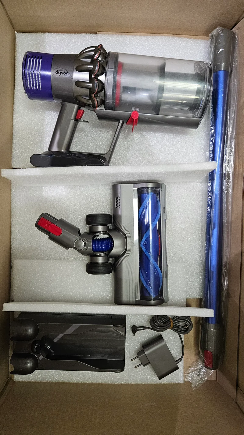 Dyson V10