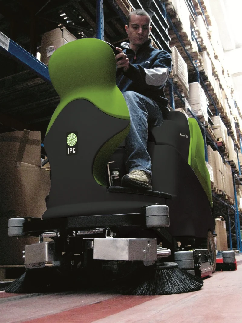 Mit Service-Garantie. Aufsitzscheuersaugmaschine IPC-Gansow CleanTime CT160R Sweep
